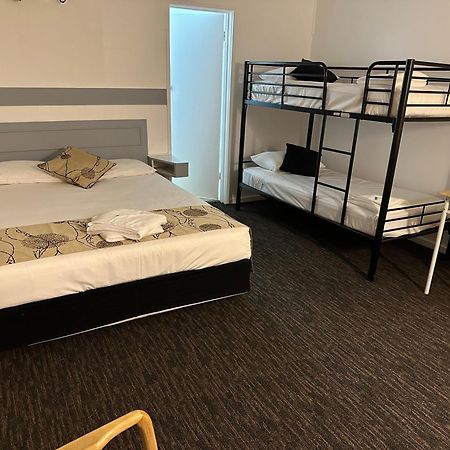 Charlton Motel Bagian luar foto