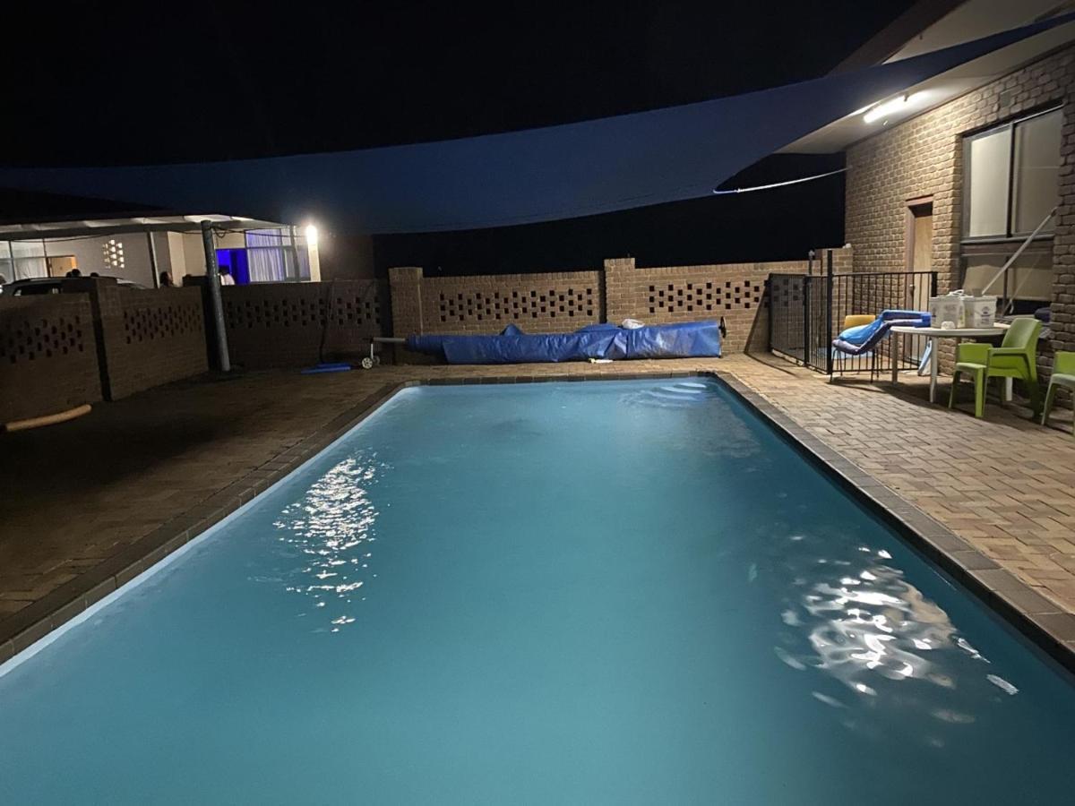 Charlton Motel Bagian luar foto