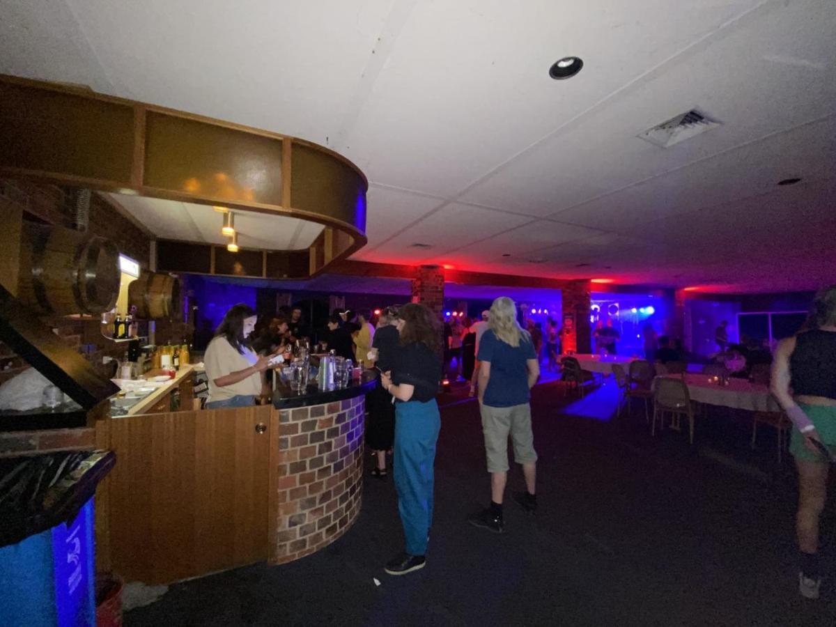 Charlton Motel Bagian luar foto