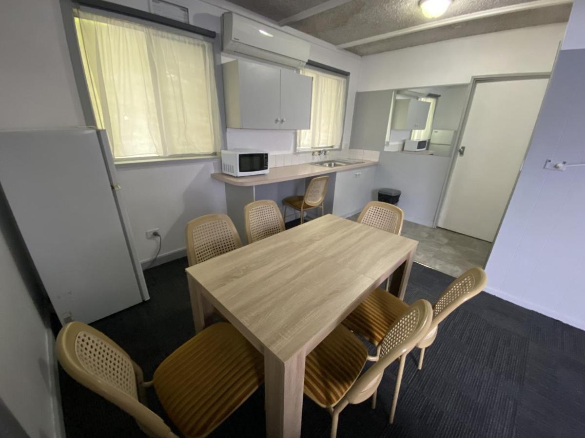 Charlton Motel Bagian luar foto
