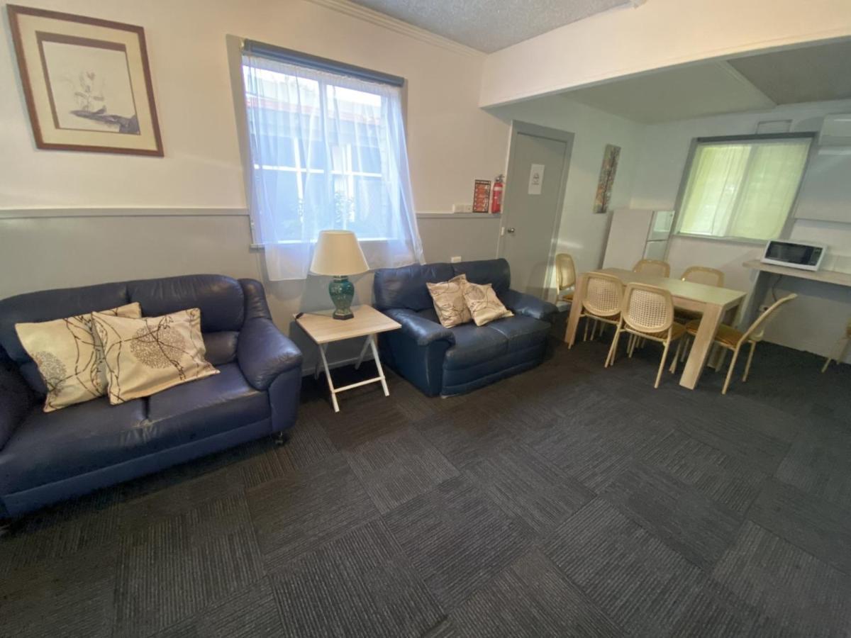 Charlton Motel Bagian luar foto