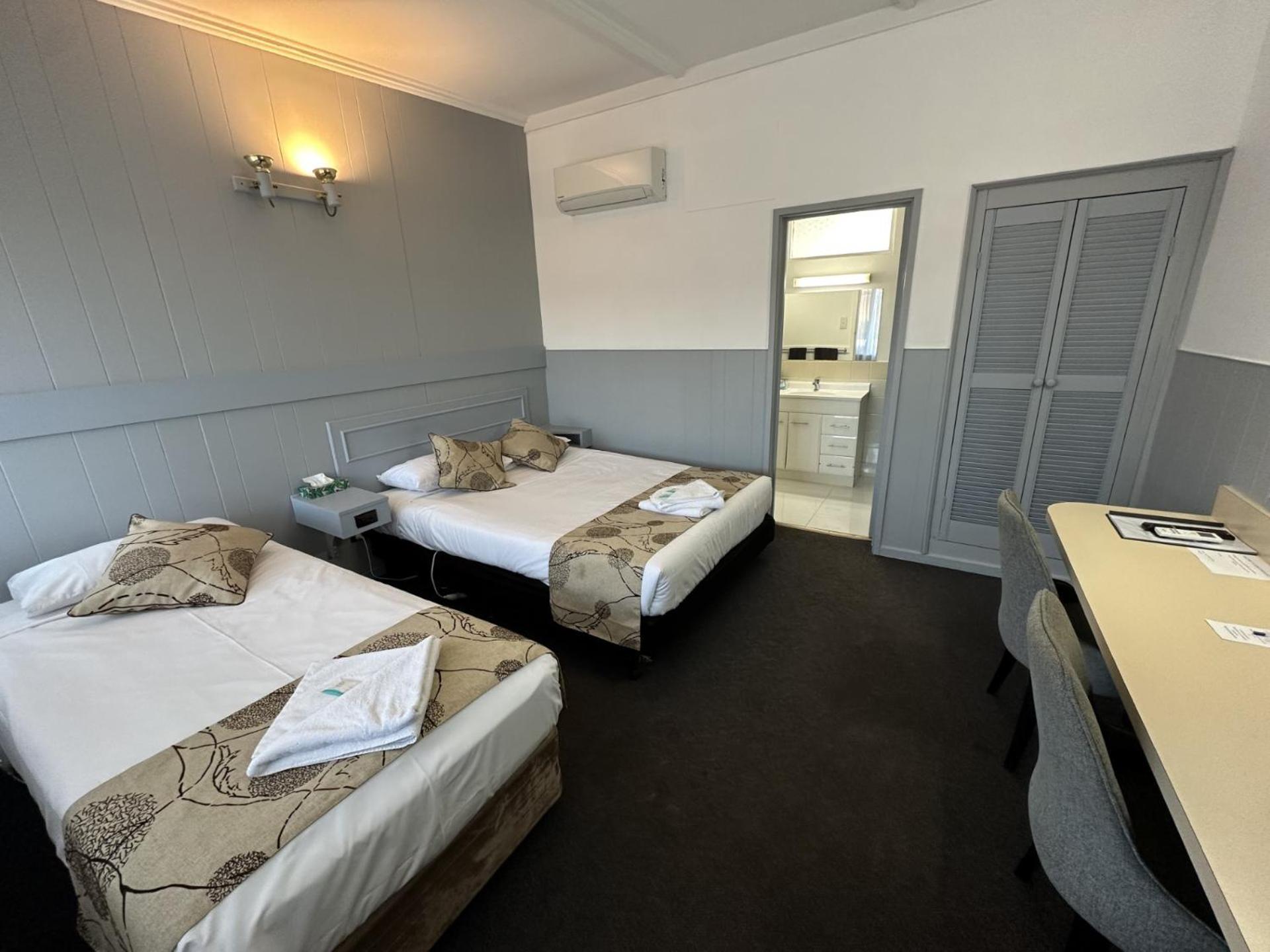 Charlton Motel Bagian luar foto