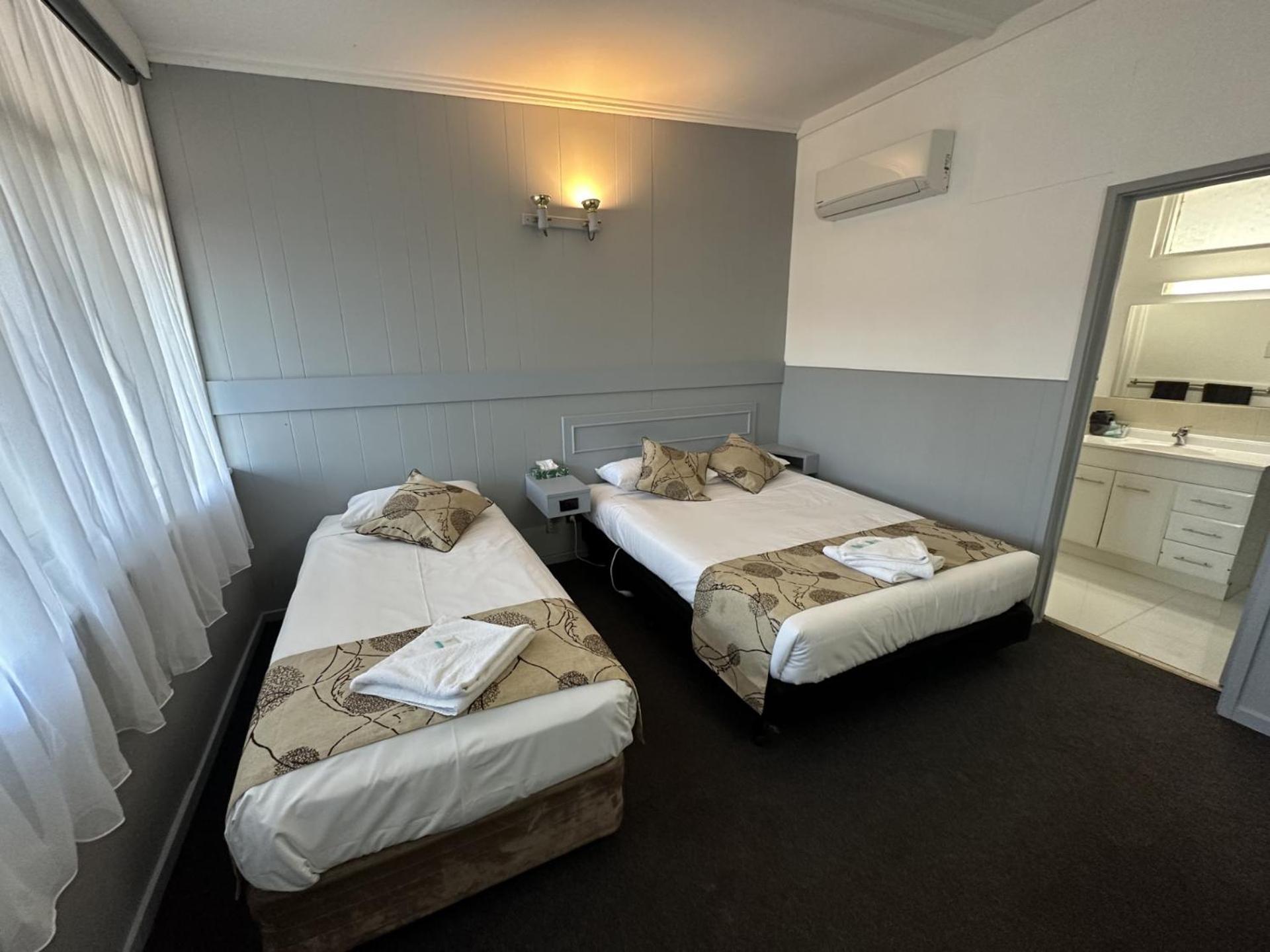 Charlton Motel Bagian luar foto