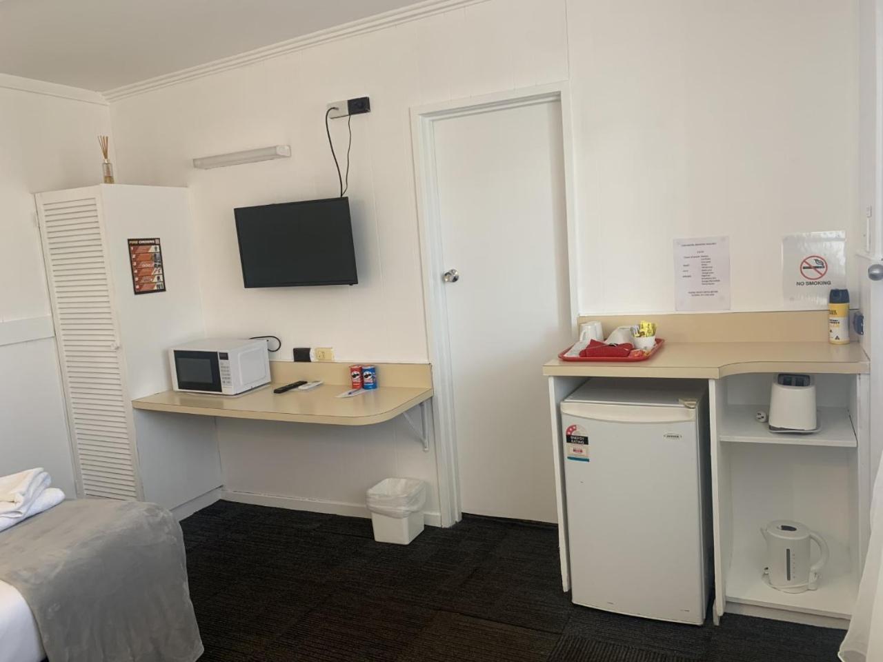 Charlton Motel Bagian luar foto
