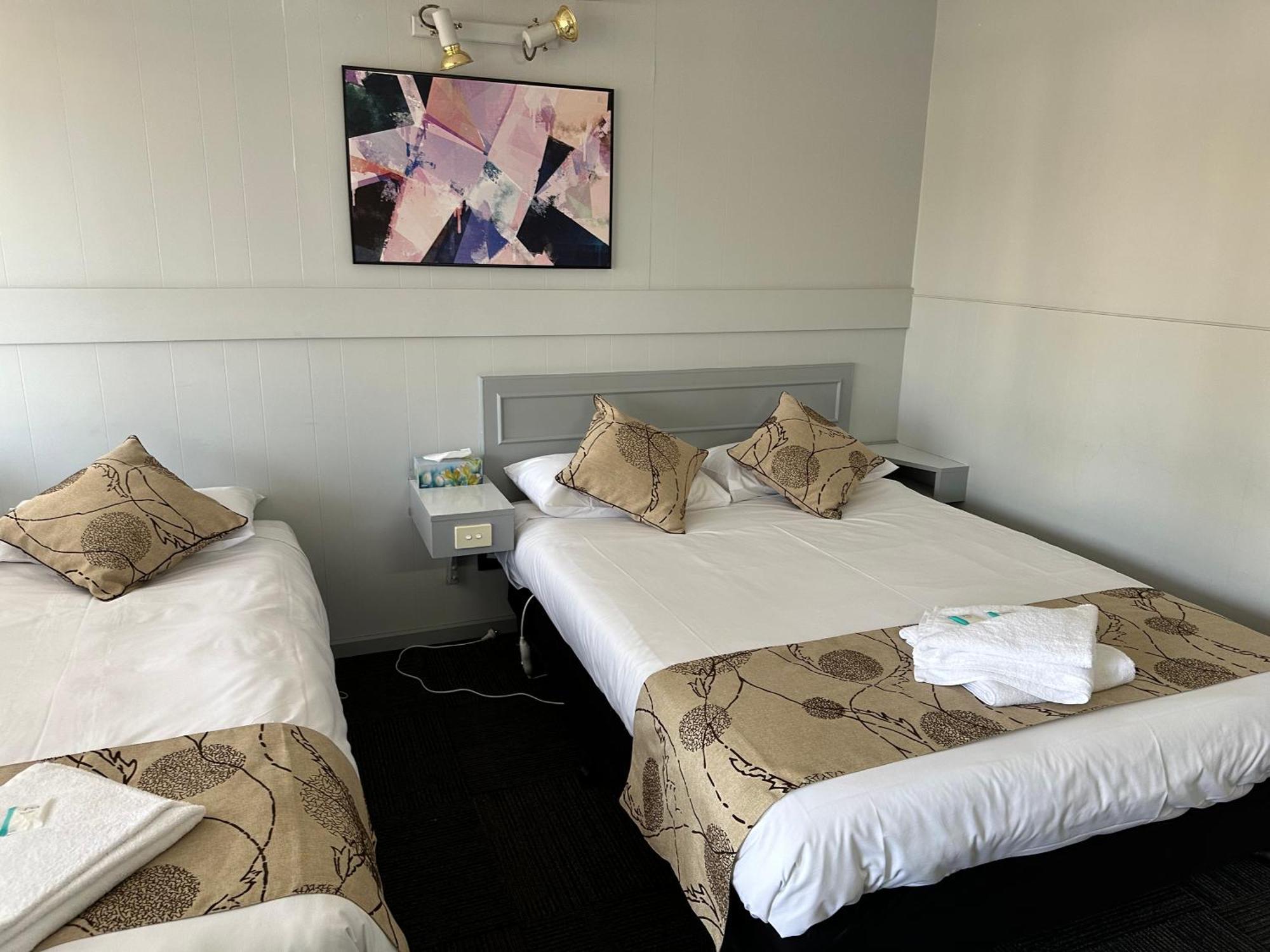 Charlton Motel Bagian luar foto