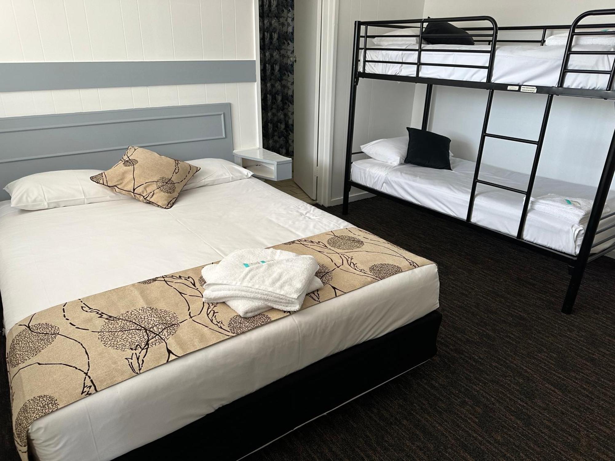 Charlton Motel Bagian luar foto
